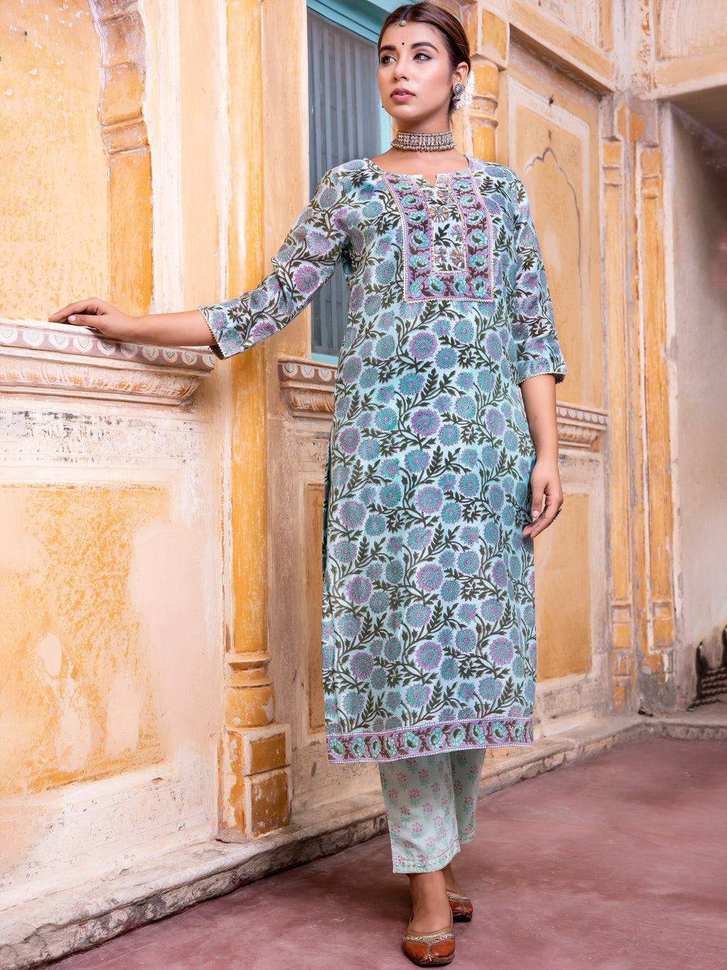Beautiful chanderi-silk kurti | Silk kurti designs, Kurti designs party  wear, Long kurti designs